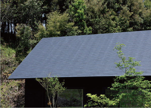 屋根は、耐摩擦塗装ガルバリウム鋼板